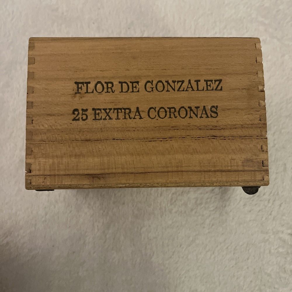 EMPTY FLOR DE GONZALEZ CIGAR WOODEN BOX MIAMI,‎ FLORIDA - Picture 2 of 4